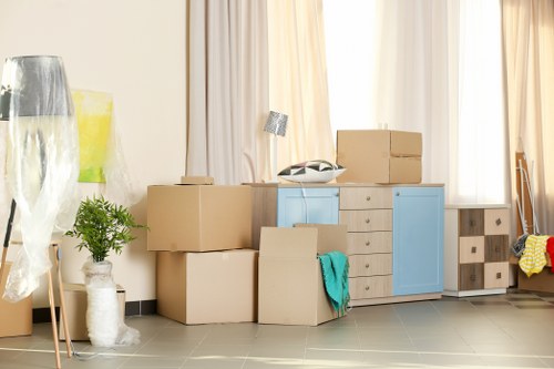 Short-term storage units and boxes suitable for Finchley home moves